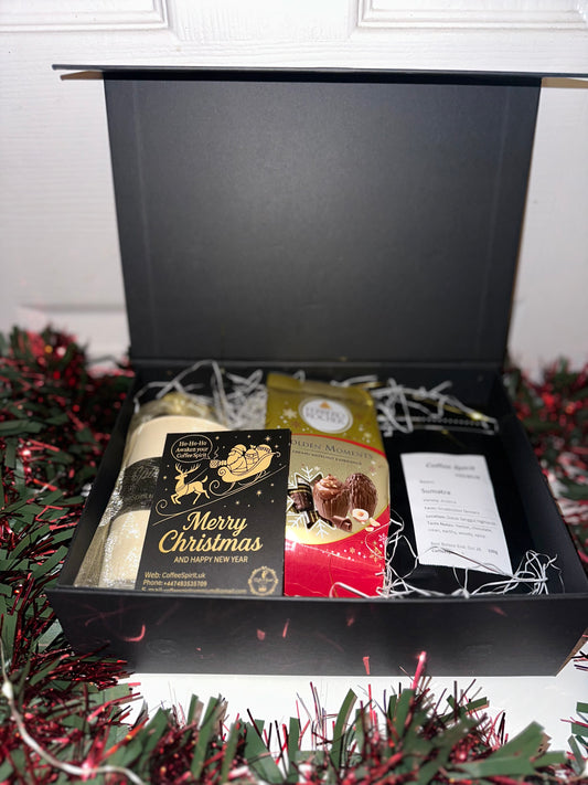 Christmas Gift Box – Premium Coffee Holiday Edition (Medium)