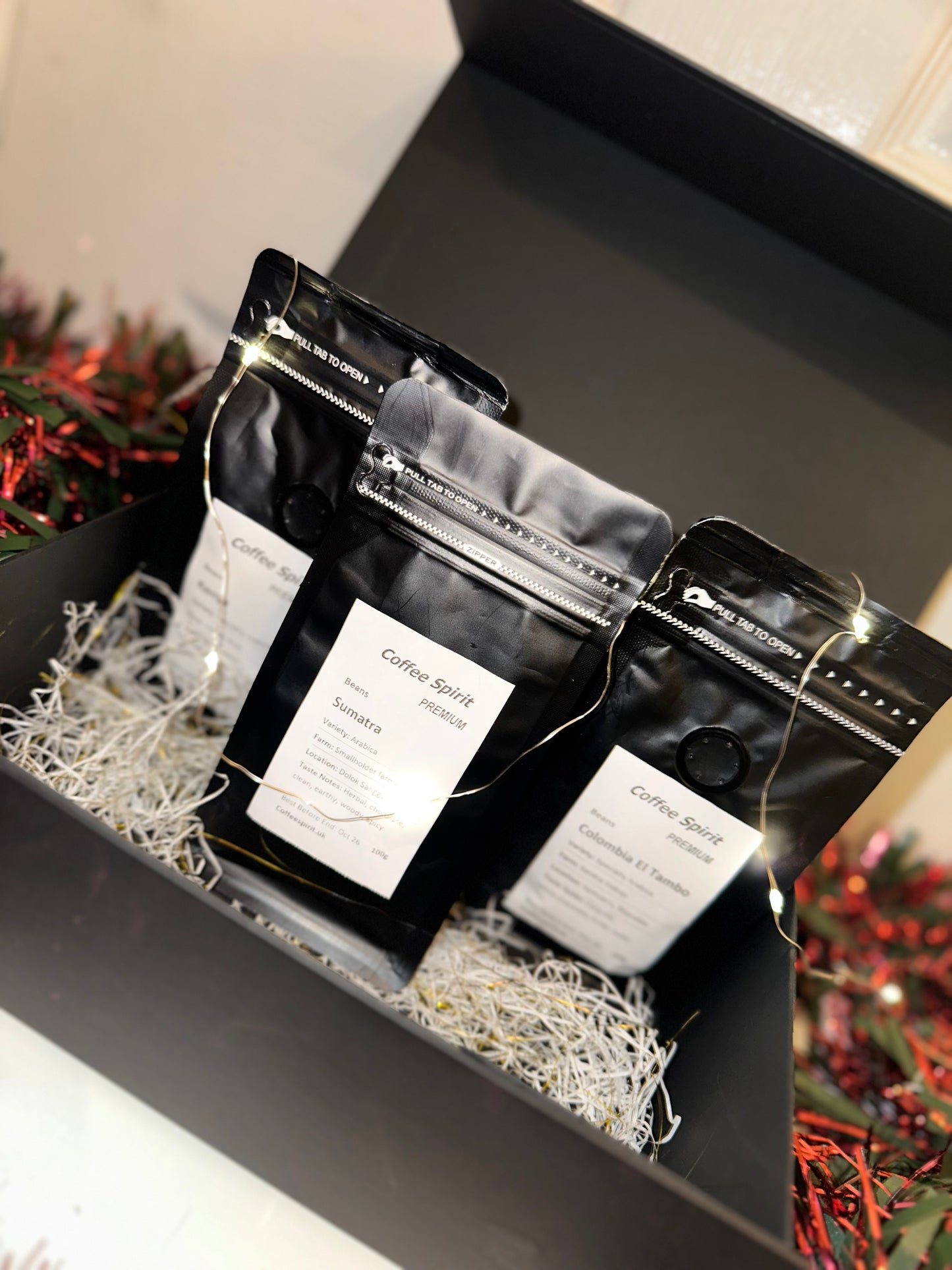 Christmas Gift Box – Premium Coffee Holiday Edition (Medium)